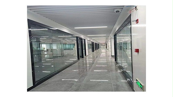 恒中天企业为都江堰药厂安装的玻璃电动门工程